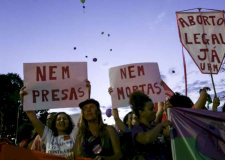 Legalização do aborto volta ao debate público com julgamento no STF